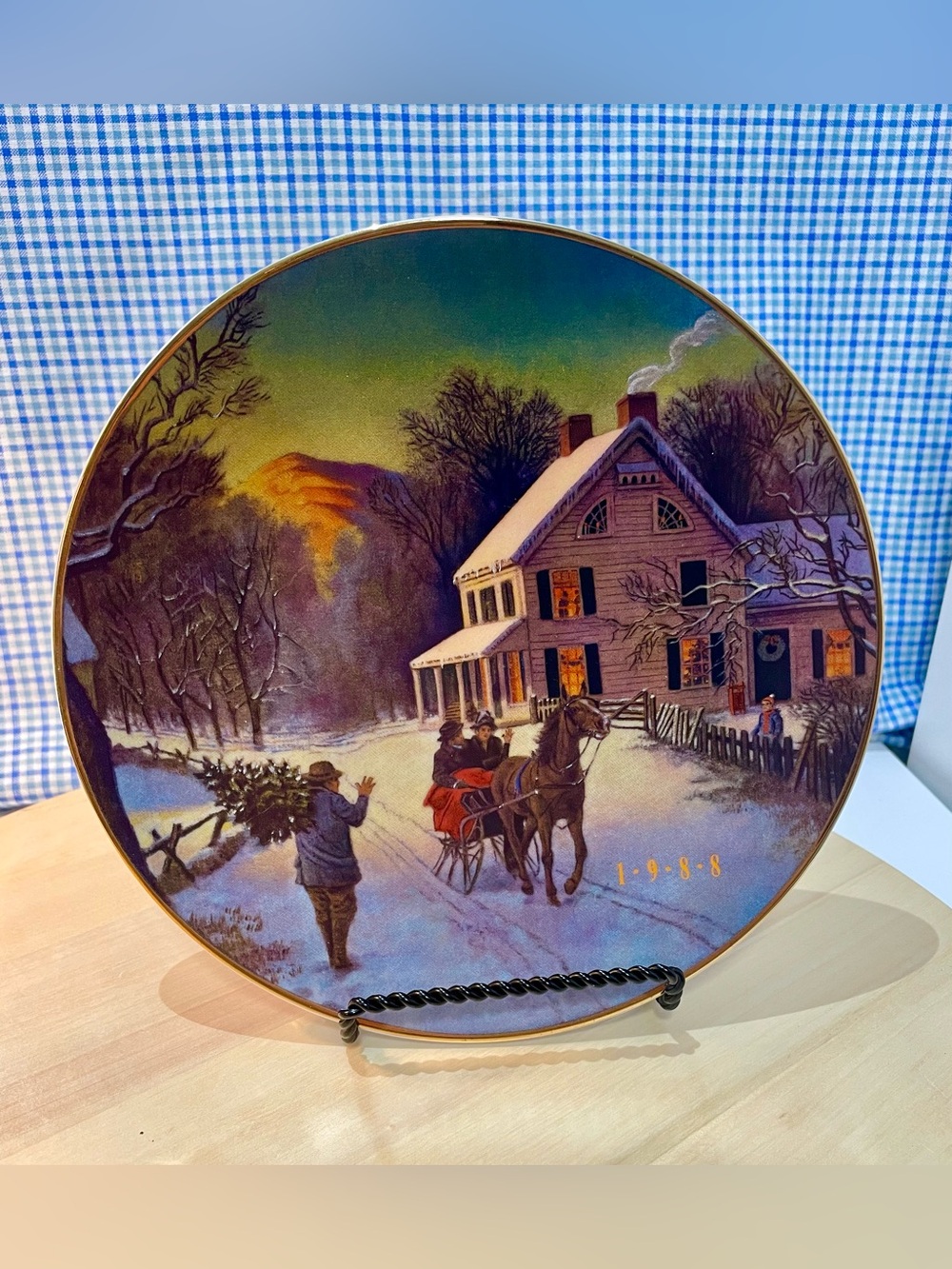 Vintage 1988 Avon “Home for the Holidays” Christmas Collector Plate – Gold Trim